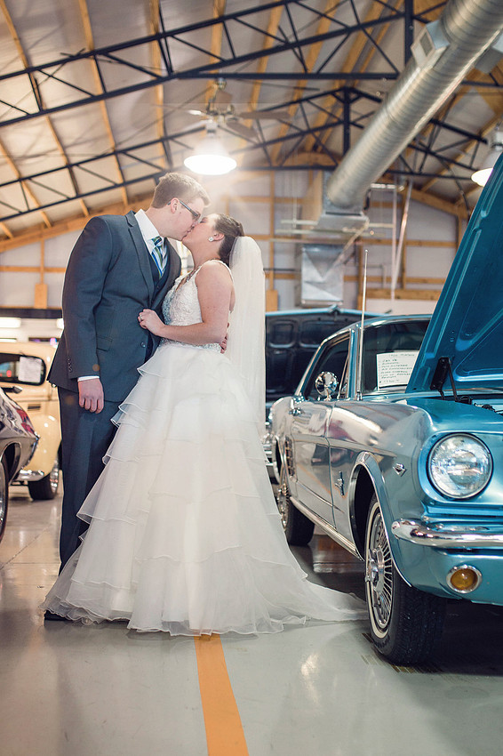 Bolivar Missouri wedding photographer