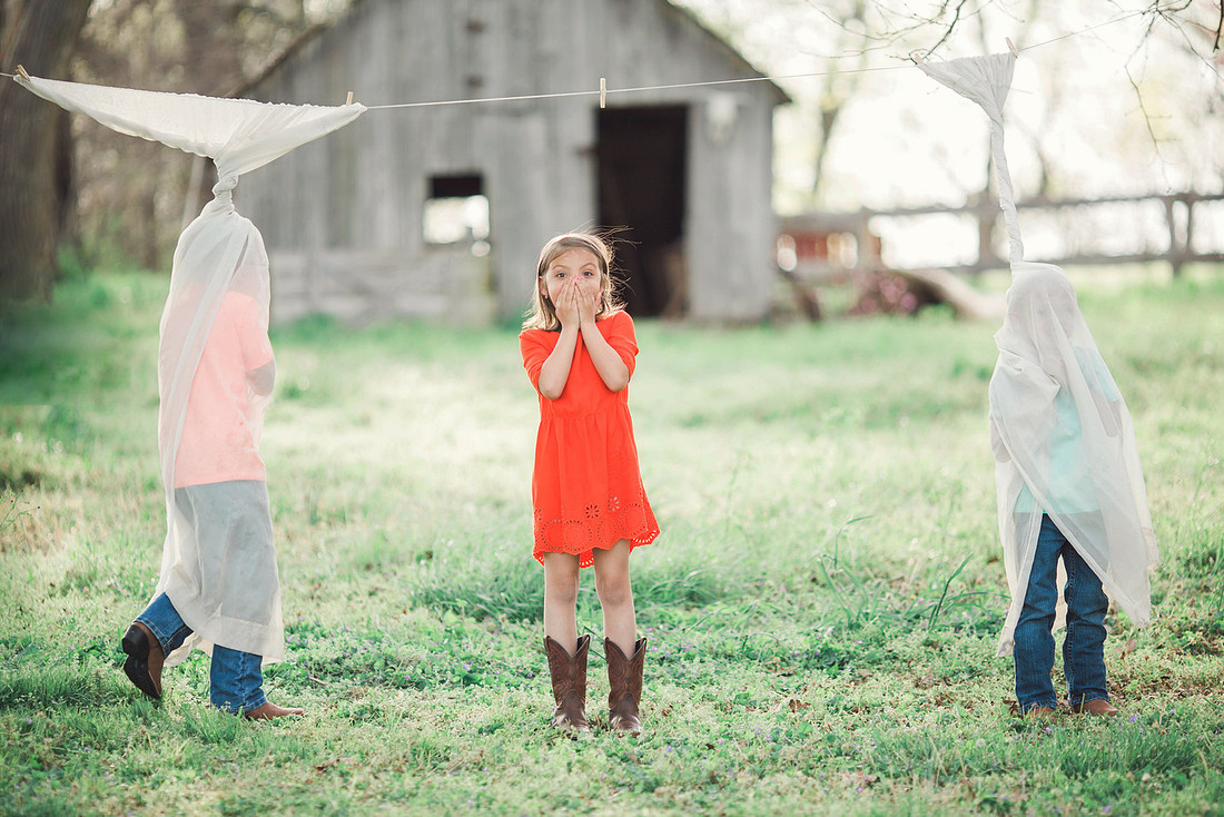spring minis, children's photography, laced photography, bolivar mo, Springfield Missouri photographers, Top Missouri photographers, Branson wedding photographer