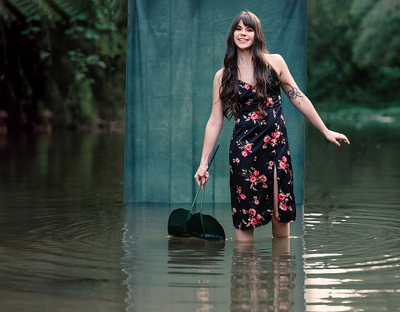 Bolivar Missouri Senior Portrait Photography in the river
